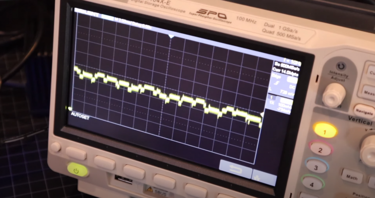 How to Use an Oscilloscope: Guide for Beginners - NerdyTechy