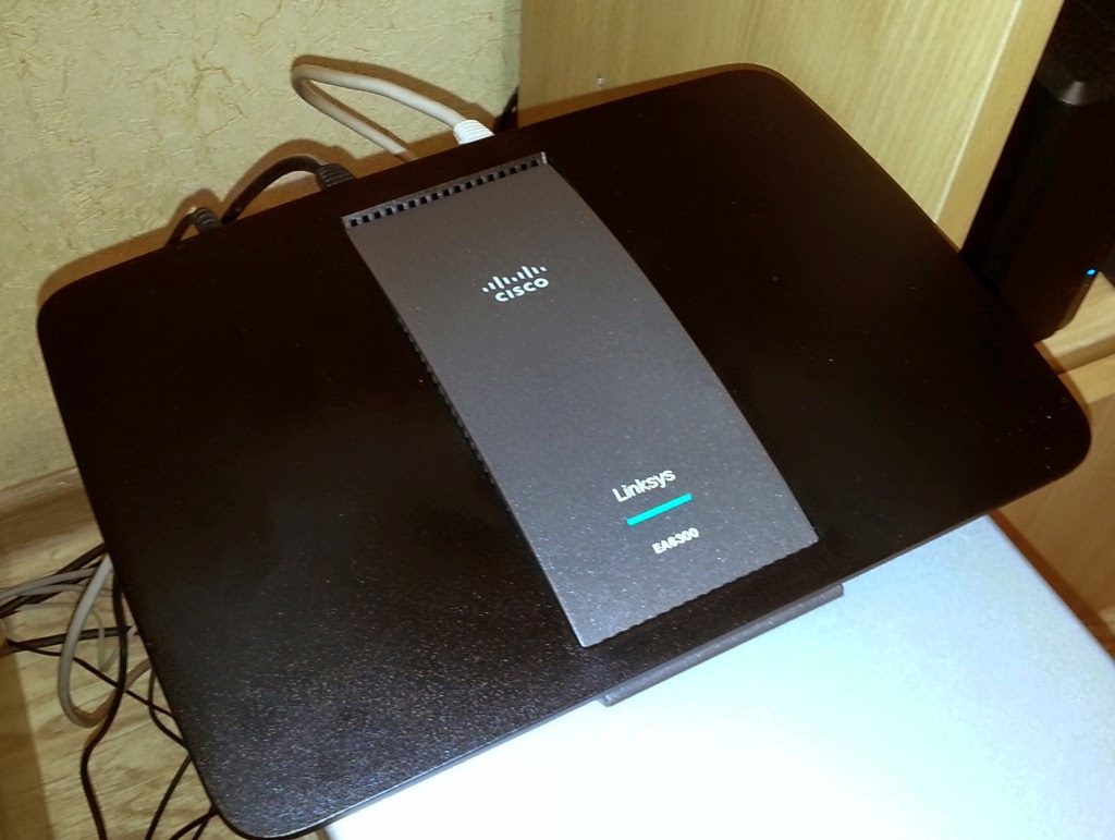 Linksys EA6300 - Front Panel