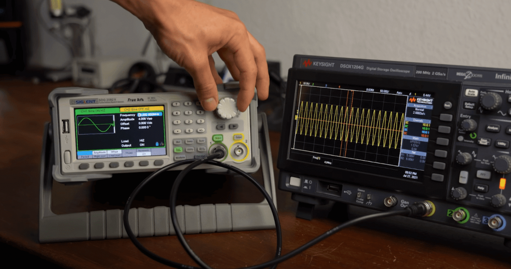 What Are the Features and Specifications When Buying an Oscilloscope for Radio Applications?