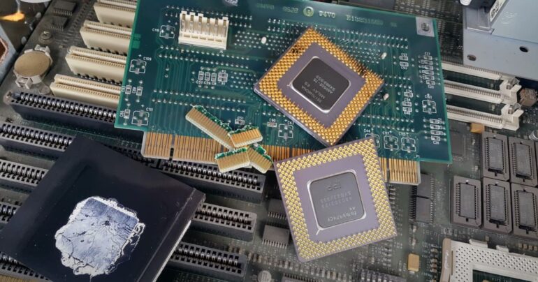 5 Steps to Extract Gold from Electronics Without Chemicals - NerdyTechy